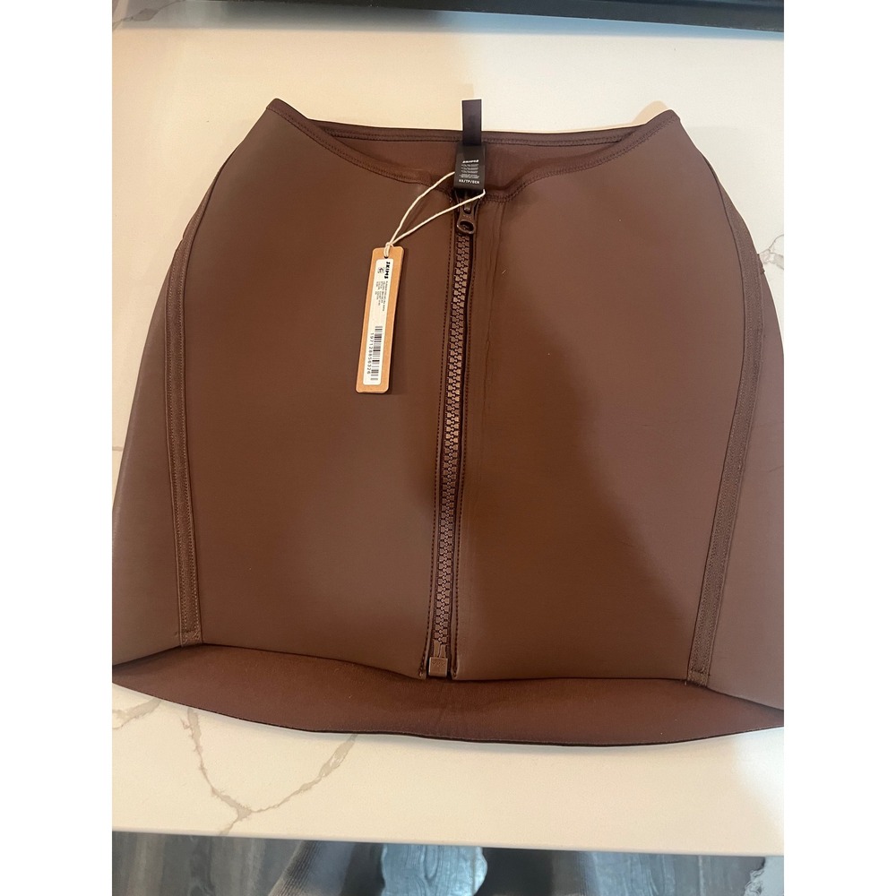 SKIMS‎ Rubberized Scuba Swim Velcro Mini Skirt Cocoa Brown CU-SKT-3162 XS NWT